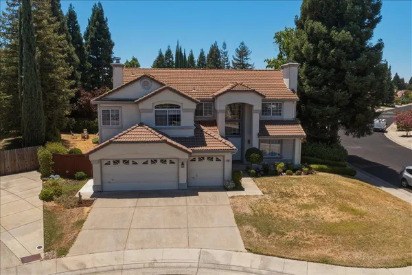 $799,900 | 100 La Paz Court, Roseville, CA 95747