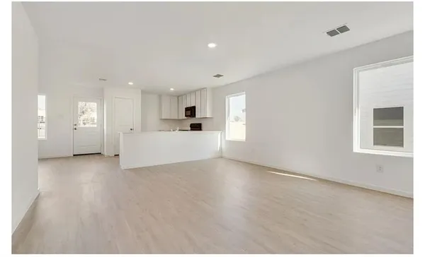 $2,200 | 613 Holleman Drive, Princeton, TX 75407