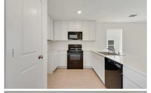 $2,200 | 613 Holleman Drive, Princeton, TX 75407