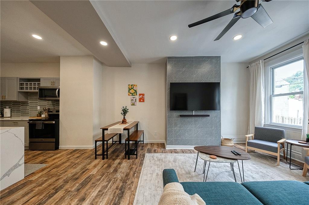 1119 Voskamp Street Pittsburgh, PA 15212 - Photo 3 of 36