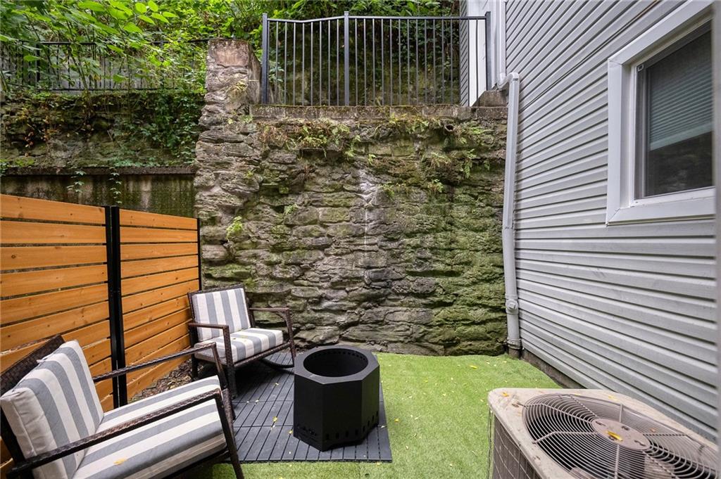 1119 Voskamp Street Pittsburgh, PA 15212 - Photo 32 of 36