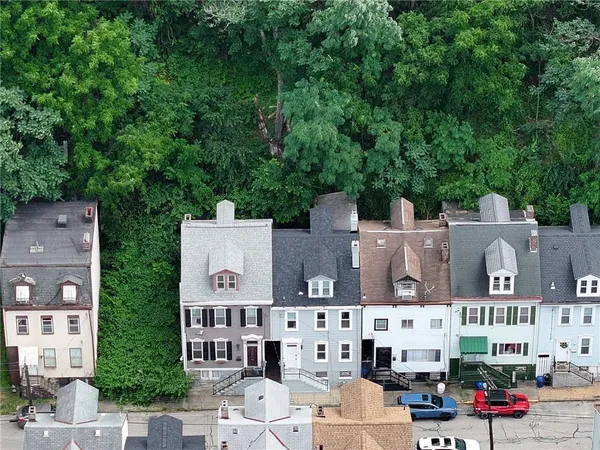 $2,750 | 1119 Voskamp Street, Pittsburgh, PA 15212