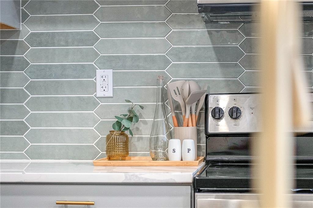 1119 Voskamp Street Pittsburgh, PA 15212 - Photo 10 of 36