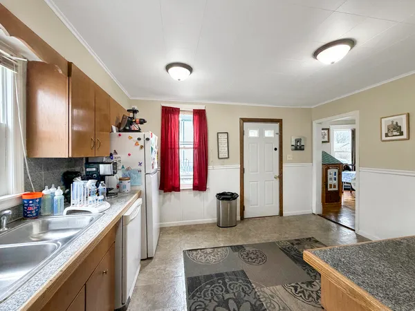 $112,000 | 1607 South Highland Avenue, Freeport, IL 61032