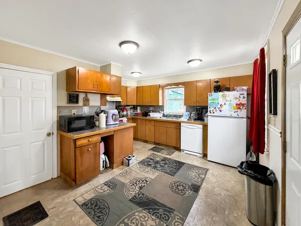 $112,000 | 1607 South Highland Avenue, Freeport, IL 61032