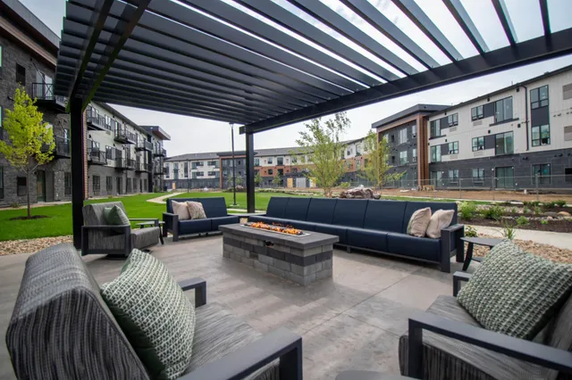 $2,730 | 6450 37th Avenue Northwest, Unit 302, Rochester, MN 55901