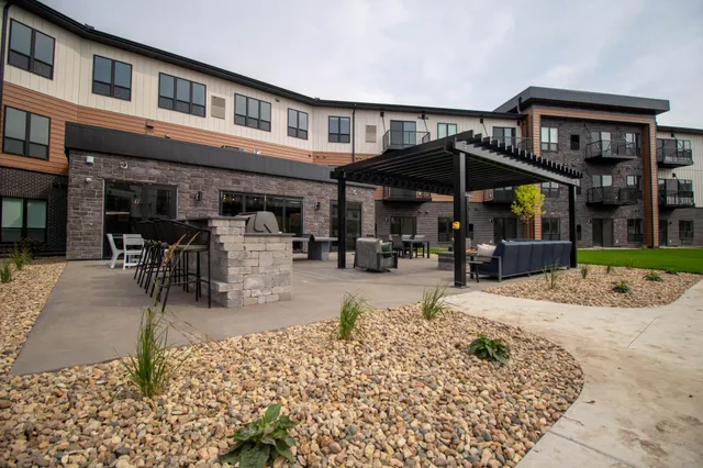 $2,730 | 6450 37th Avenue Northwest, Unit 302, Rochester, MN 55901