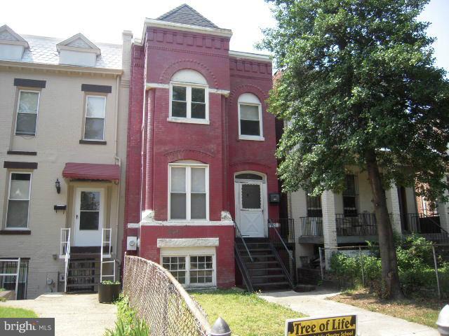 507 K Street Northeast Washington, DC 20002 - Photo 9 of 9 a front view of a house with a yard