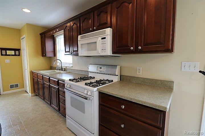 855 Brown City Road Imlay City, MI 48444 - Photo 25 of 36 Gallery Image 25