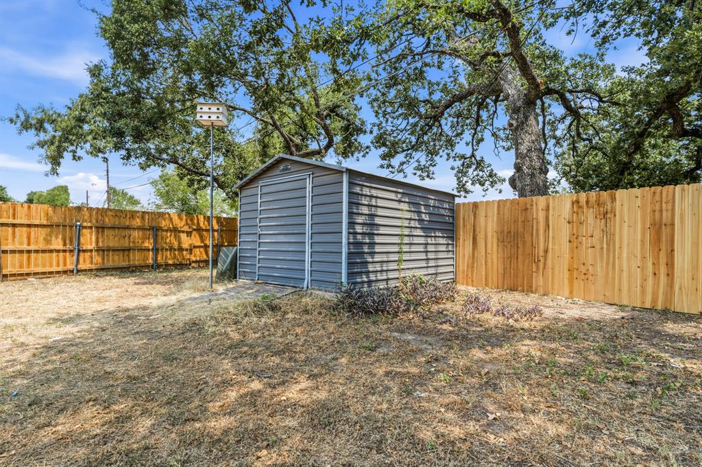 1111 Springhill Street Bellmead, TX 76705 - Photo 11 of 40 Gallery Image 11