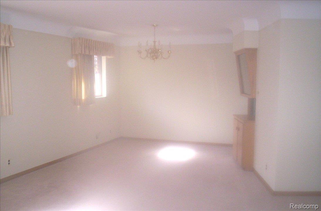 13525 Salem Road Redford, MI 48239 - Photo 2 of 9 LIVING ROOM