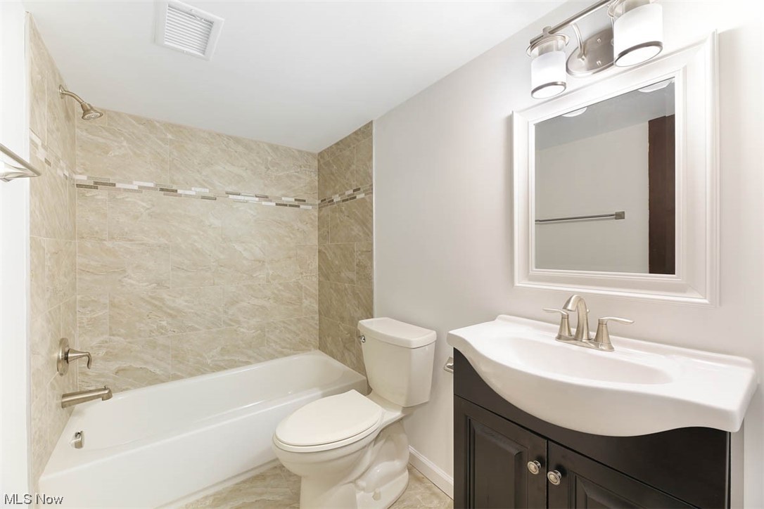 2905 Paxton Road Cleveland, OH 44120 - Photo 32 of 35 Full bath