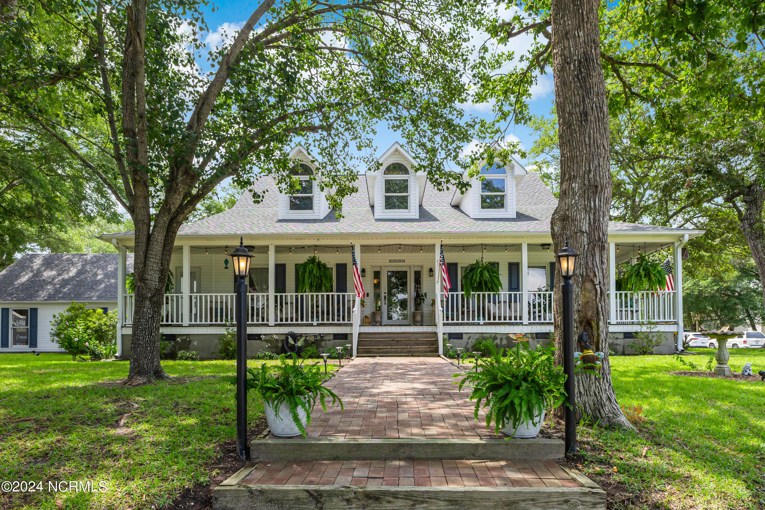 801 East Yacht Dr  