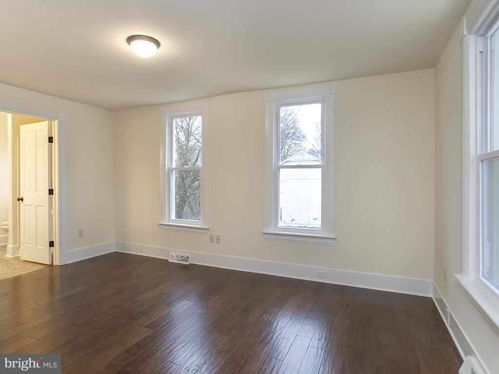 20924 Mt Zion Road Freeland, MD 21053 - Photo 9 of 30 Family Room
