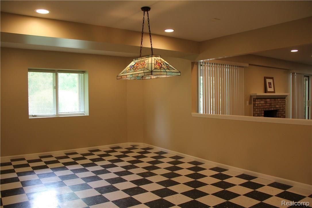 2016 Reagan Drive Rochester, MI 48309 - Photo 19 of 35 IMG_5014.JPG