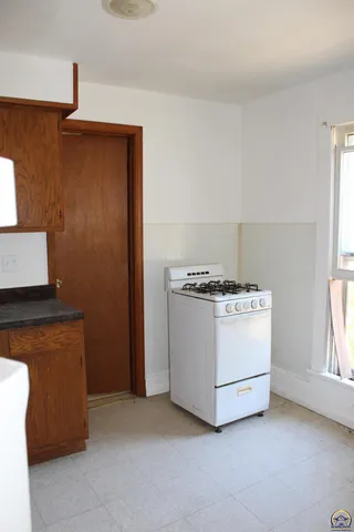 $105,000 | 618 Main Street, Osage City, KS 66523