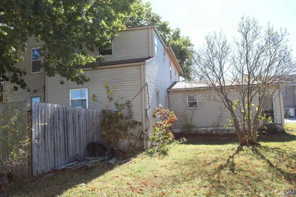 $105,000 | 618 Main Street, Osage City, KS 66523