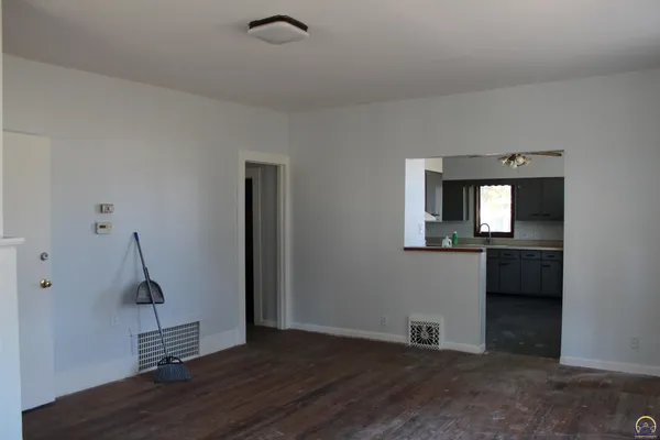 $105,000 | 618 Main Street, Osage City, KS 66523