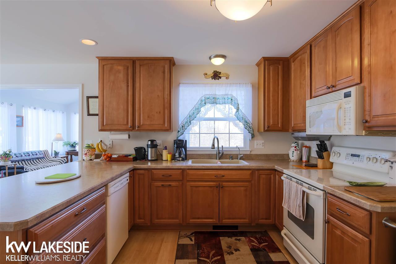72606 Oxal Point Romeo, MI 48065 - Photo 16 of 41 31371318-15.JPG