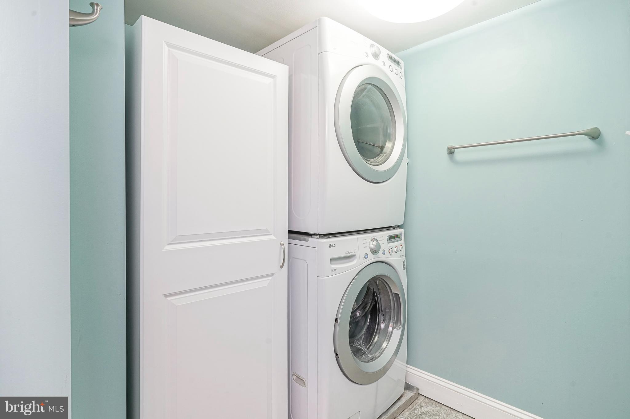 407 Hamilton Road Glassboro, NJ 08028 - Photo 17 of 31 a utility room with dryer and washer