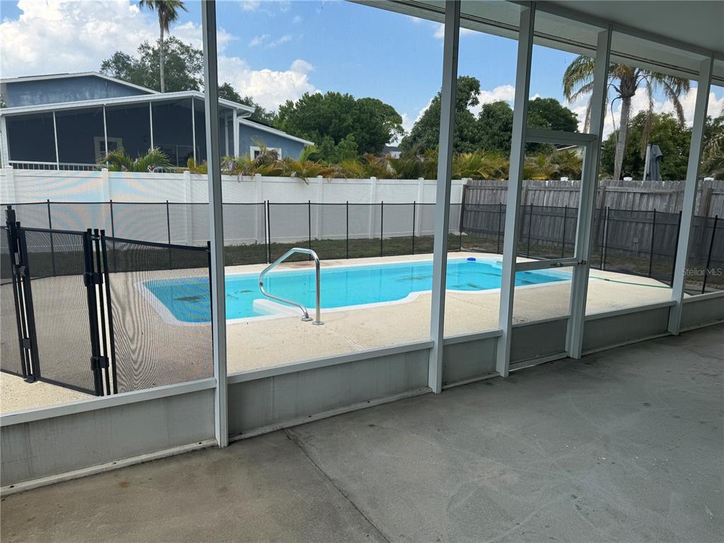 8601 Rue Chateaux Drive Largo, FL 33777 - Photo 13 of 13