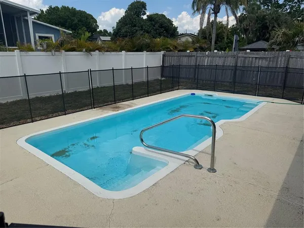 $2,795 | 8601 Rue Chateaux Drive, Largo, FL 33777