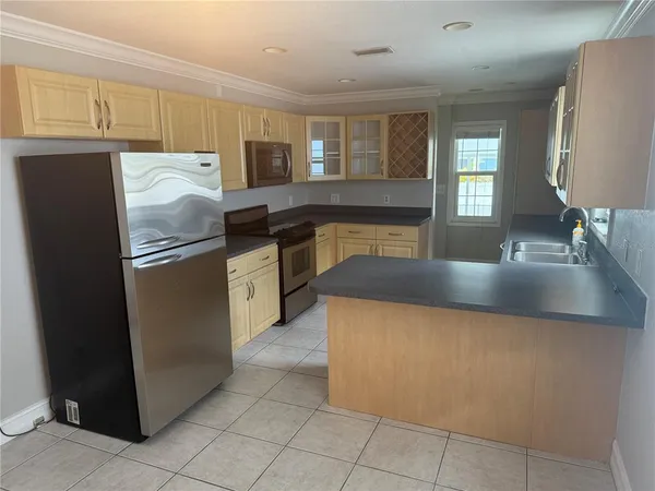 $2,795 | 8601 Rue Chateaux Drive, Largo, FL 33777
