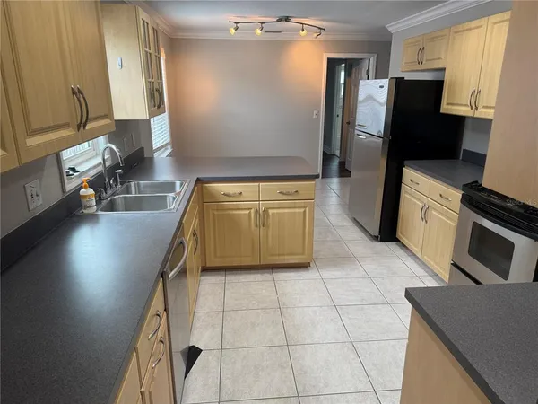 $2,795 | 8601 Rue Chateaux Drive, Largo, FL 33777