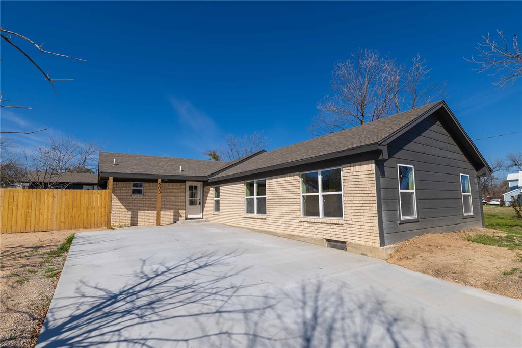 603 North Pearl Street Comanche, TX 76442 - Photo 1 of 40