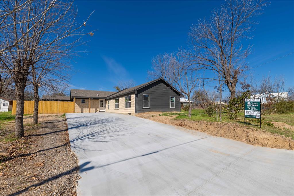 603 North Pearl Street Comanche, TX 76442 - Photo 2 of 40