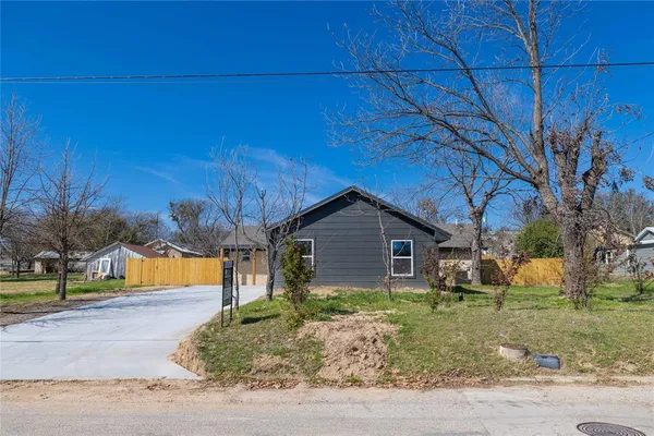 $338,000 | 603 North Pearl Street, Comanche, TX 76442