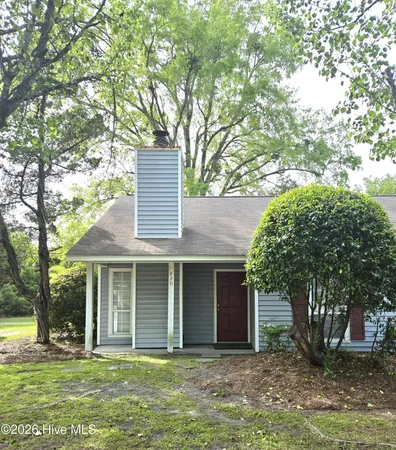 $1,300 | 820 Varsity Drive, Wilmington, NC 28403