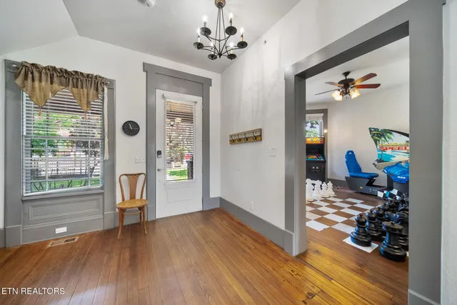 $1,100,000 | 808 North 4th Avenue, Knoxville, TN 37917