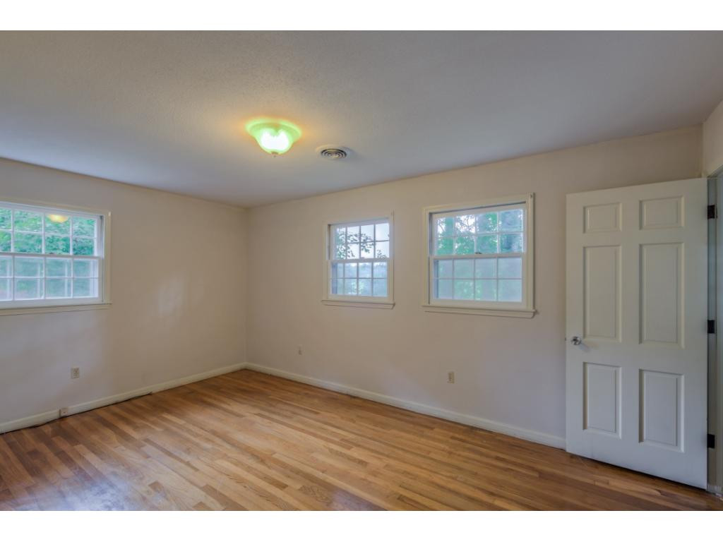 328 Mockingbird Road Bristol, TN 37620 - Photo 11 of 26 Photo 11
