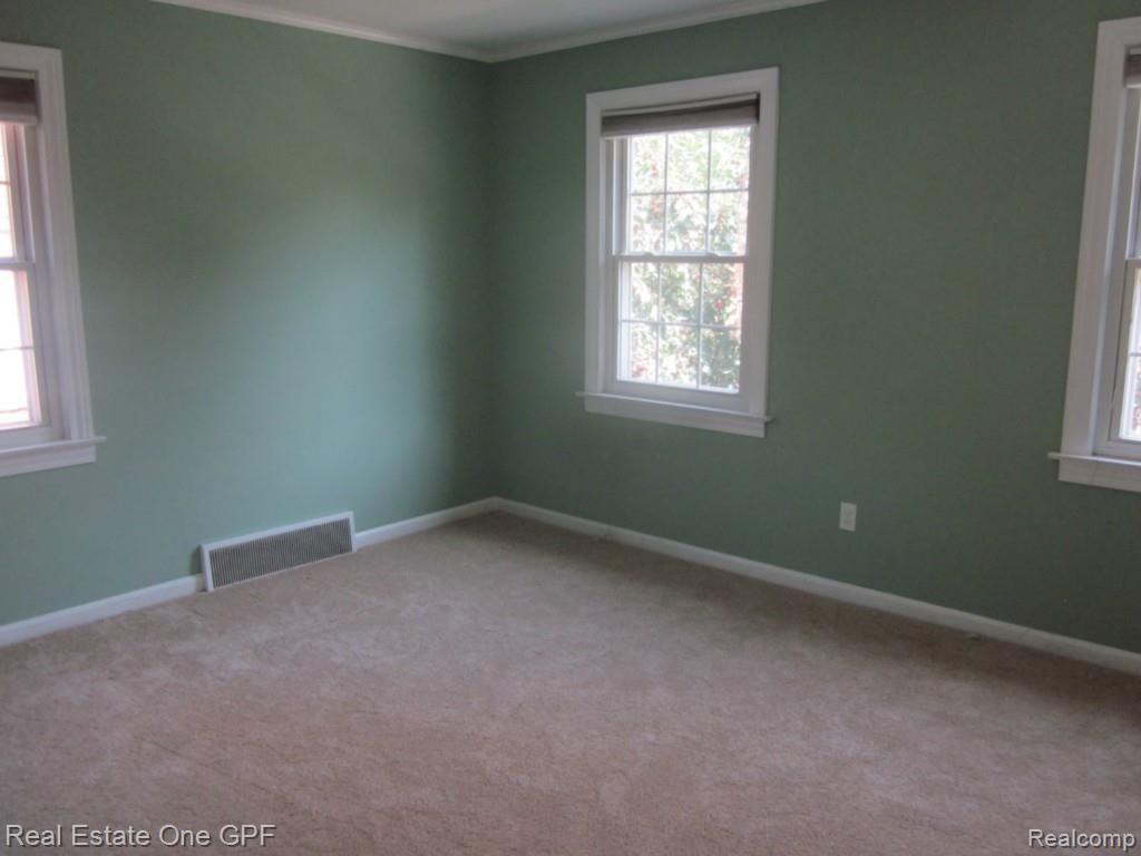 425 Lothrop Road Grosse Pointe, MI 48236 - Photo 11 of 26 IMG_2537.jpg