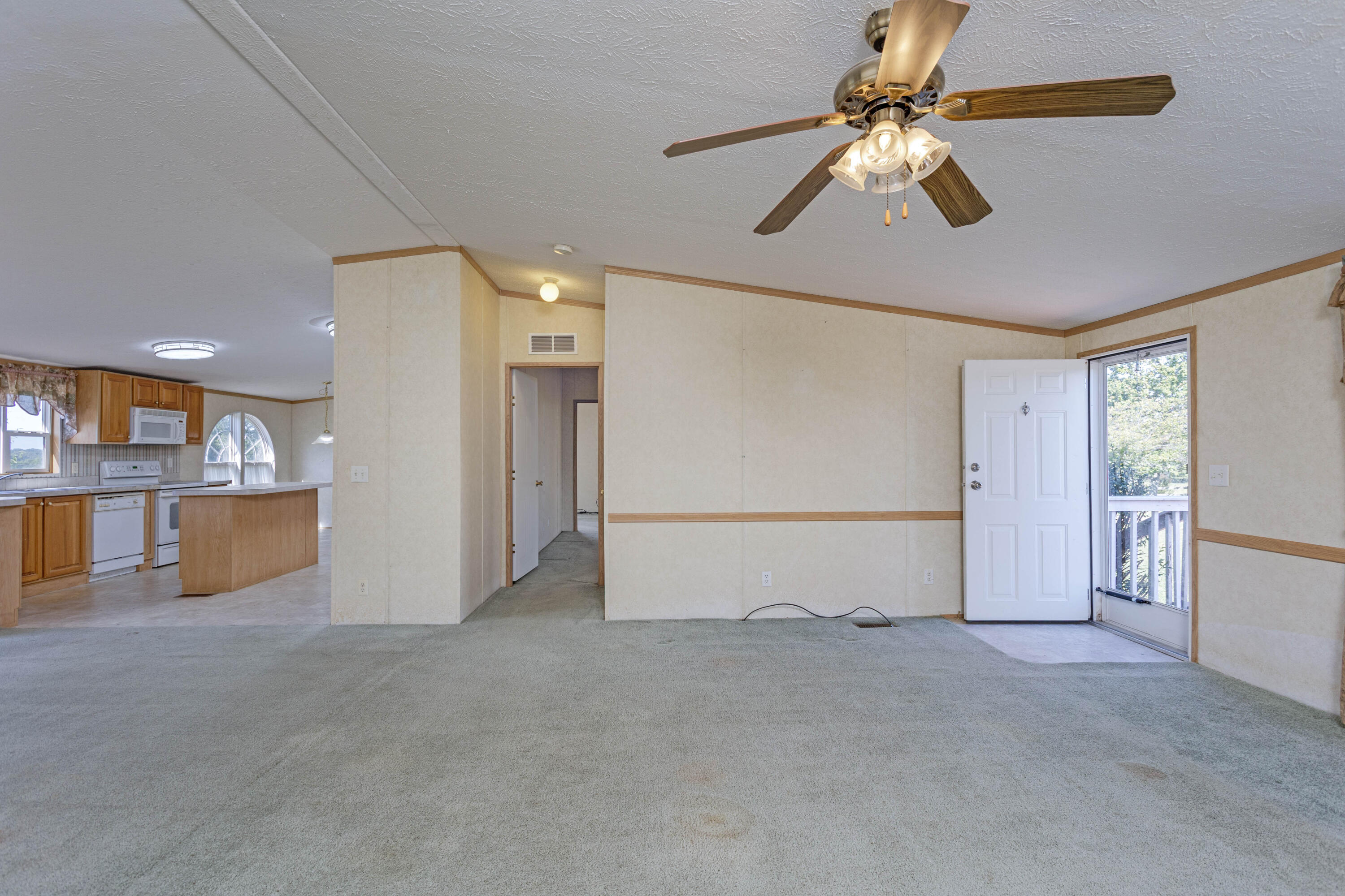 685 Rigsby Road Dayton, TN 37321 - Photo 11 of 53 Living Room