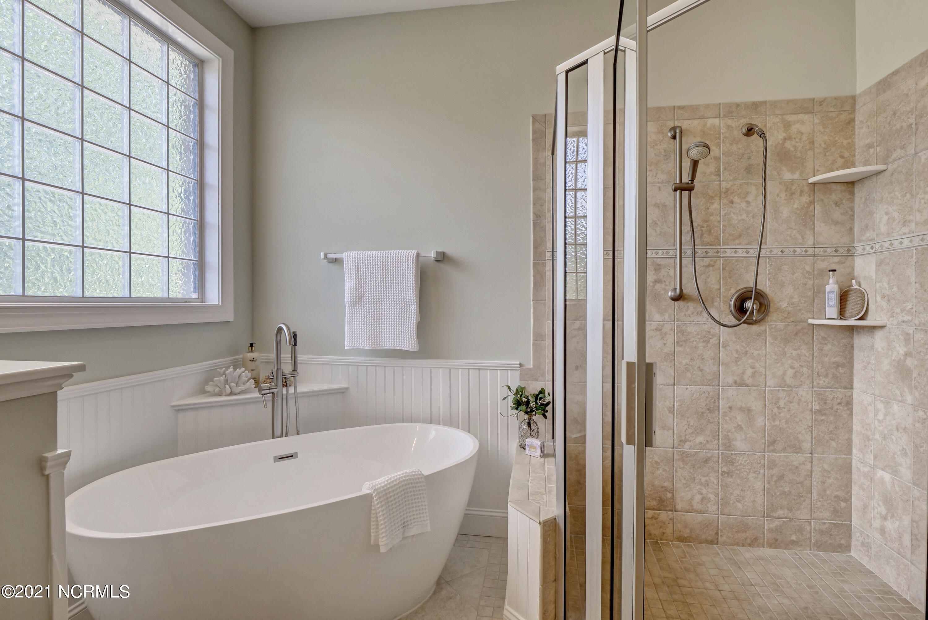 326 Garnercrest Road Wilmington, NC 28411 - Photo 18 of 39 Master Bath with soaking tub and walk-in shower