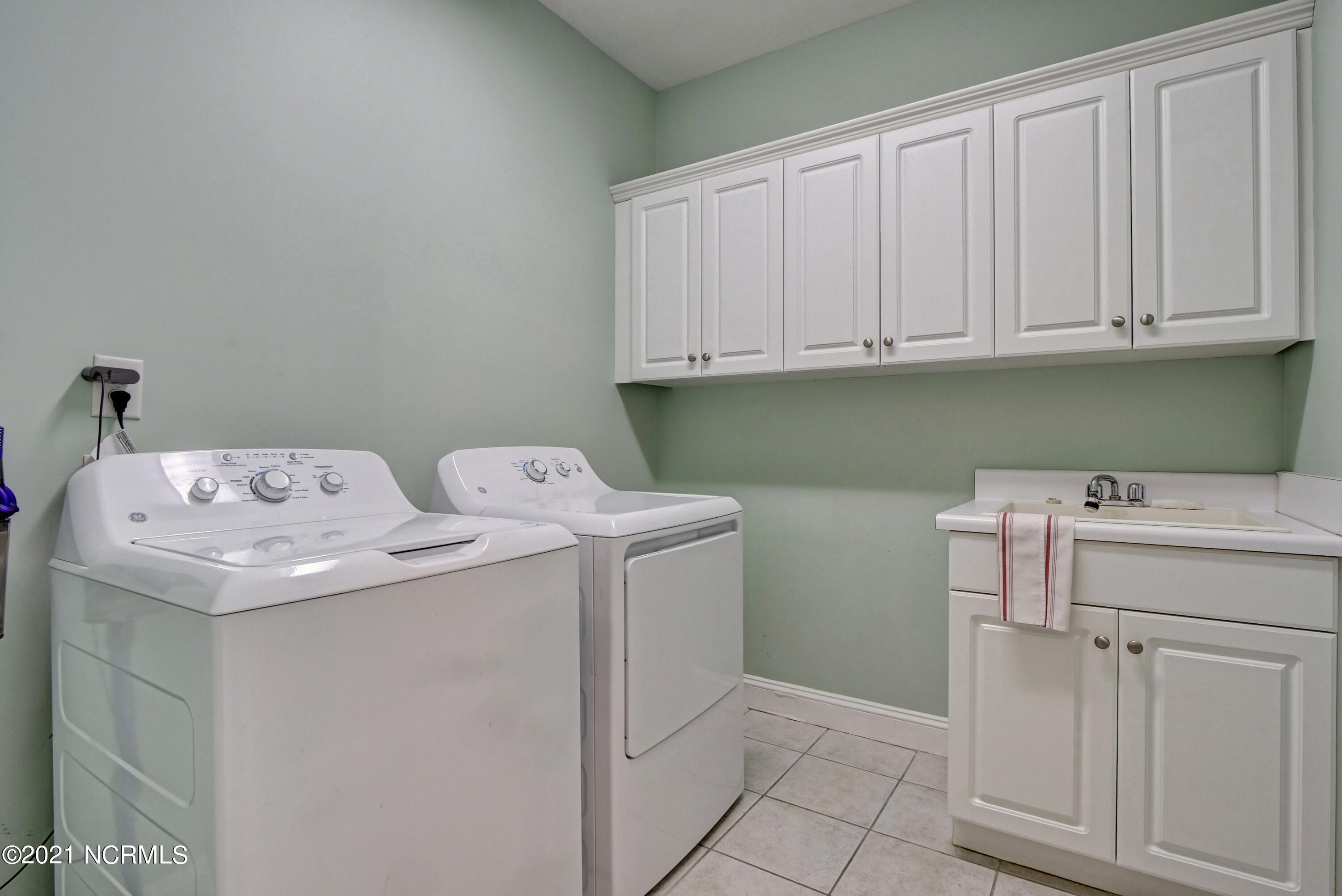 326 Garnercrest Road Wilmington, NC 28411 - Photo 28 of 39 Laundry Room