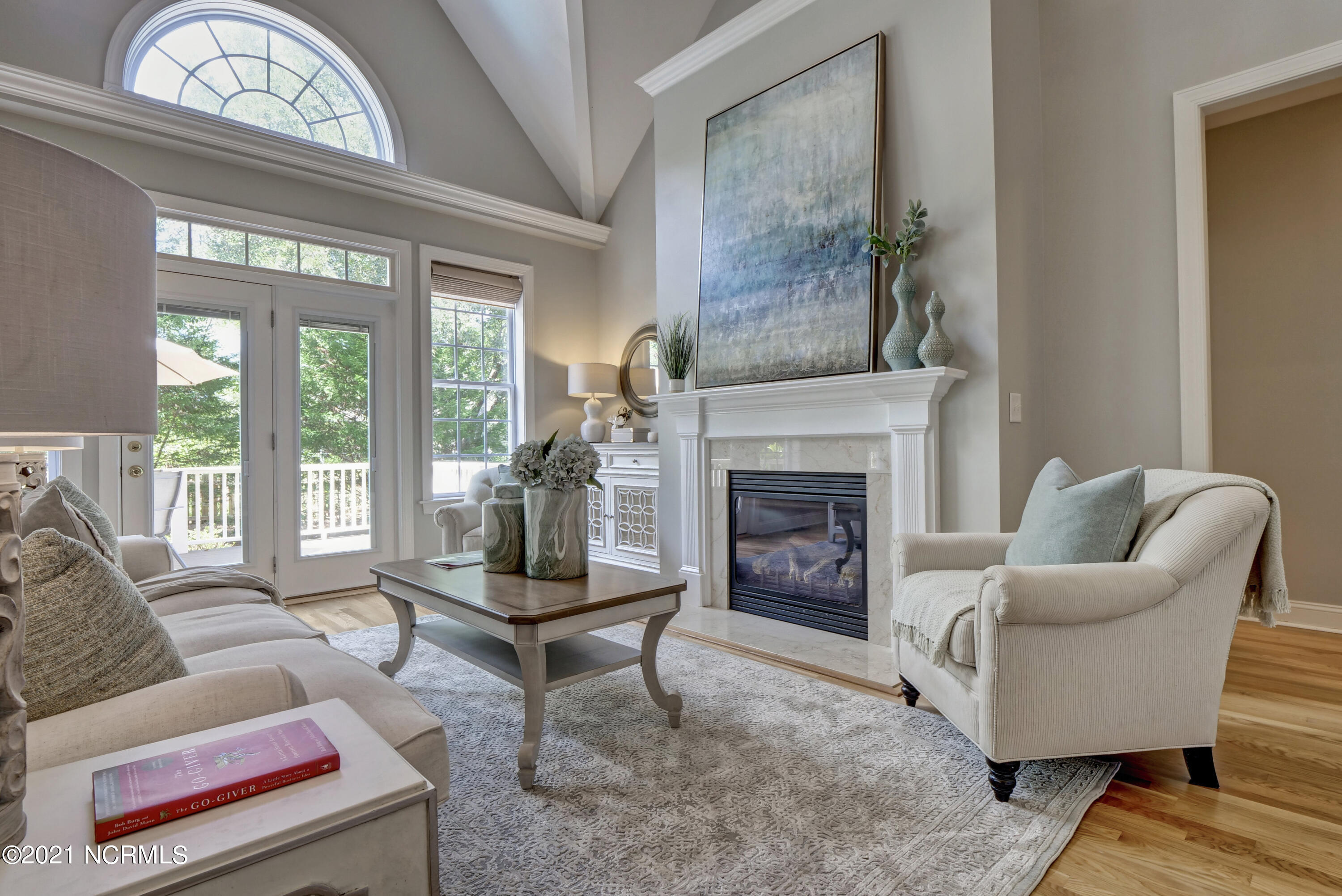 326 Garnercrest Road Wilmington, NC 28411 - Photo 8 of 39 Living Room with Vaulted Ceilings and gas log fireplace
