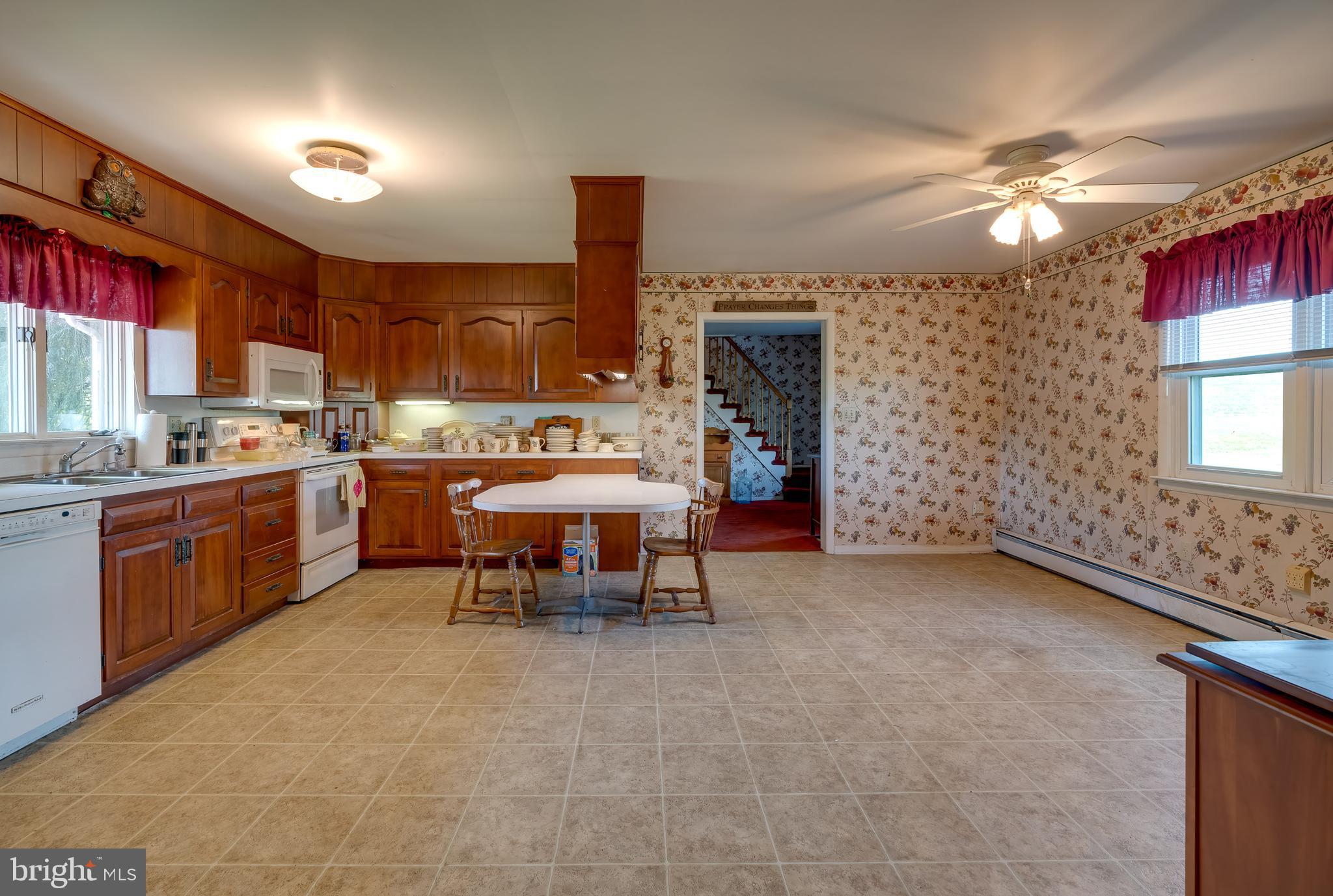 465 North Colebrook Road Manheim, PA 17545 - Photo 12 of 55