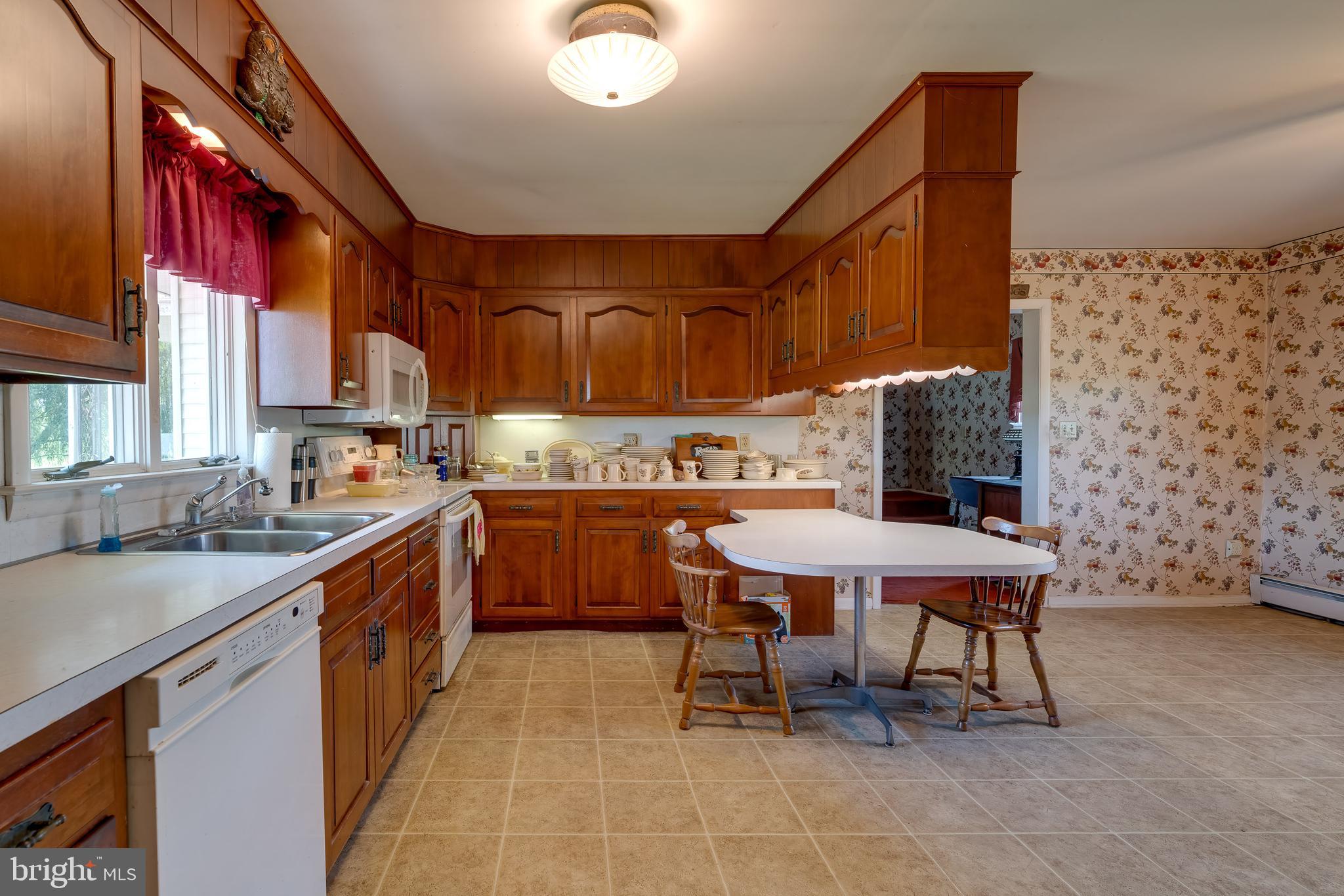 465 North Colebrook Road Manheim, PA 17545 - Photo 14 of 55