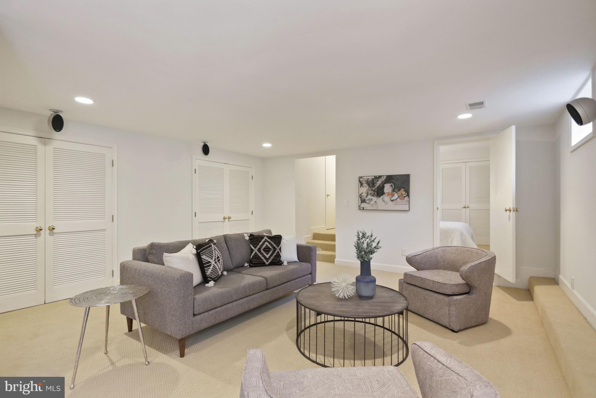 3245 Klingle Road Northwest Washington, DC 20008 - Photo 24 of 33 Family Room