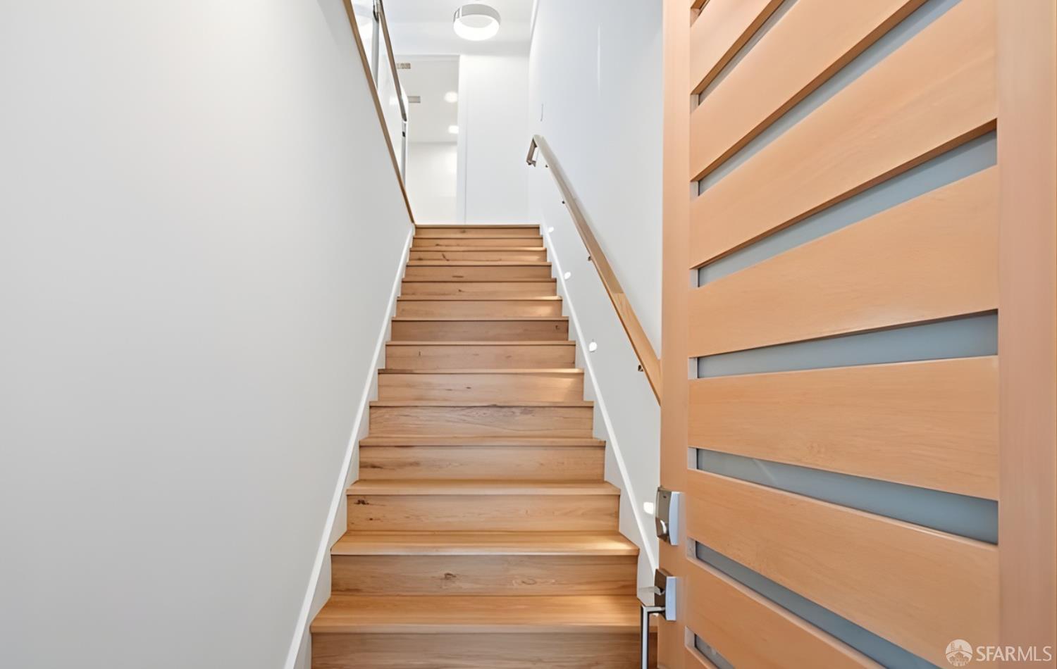 31-33 Prescott Court San Francisco, CA 94133 - Photo 22 of 56 a view of entryway