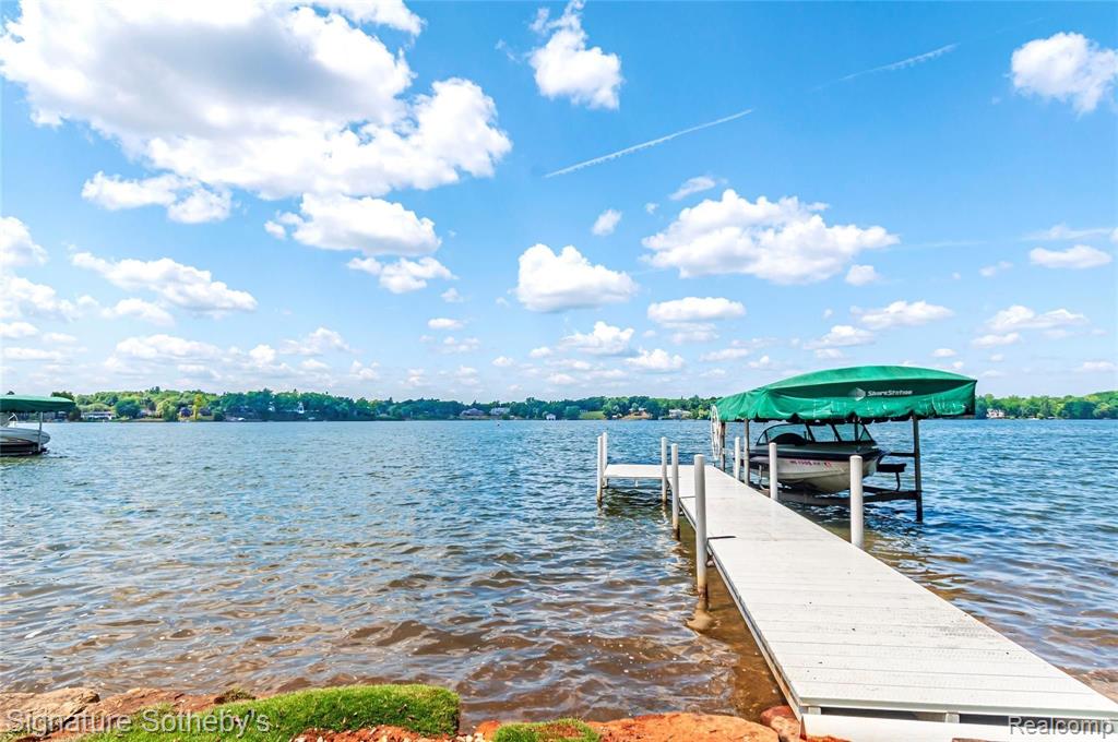 2020 Lake Angelus Road Lake Angelus, MI 48326 - Photo 43 of 52