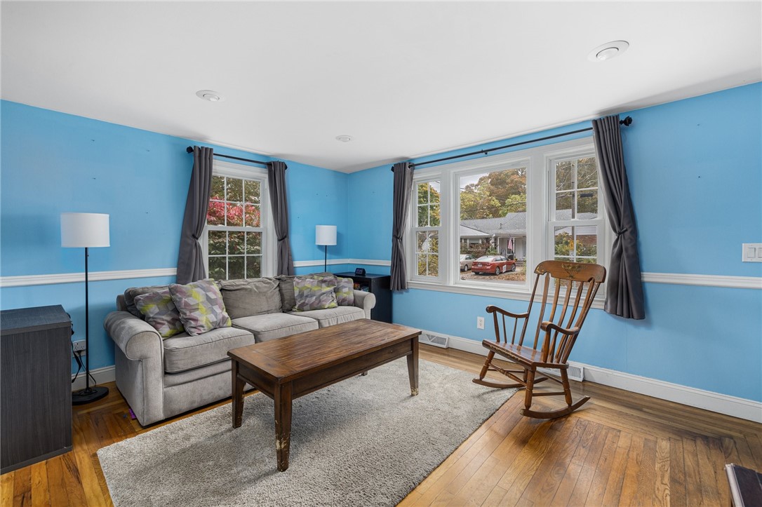 104 Horse Neck Road Warwick, RI 02889 - Photo 11 of 30 Gallery Image 11
