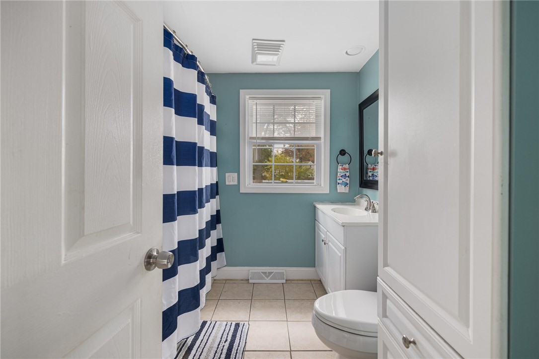 104 Horse Neck Road Warwick, RI 02889 - Photo 18 of 30 Gallery Image 18
