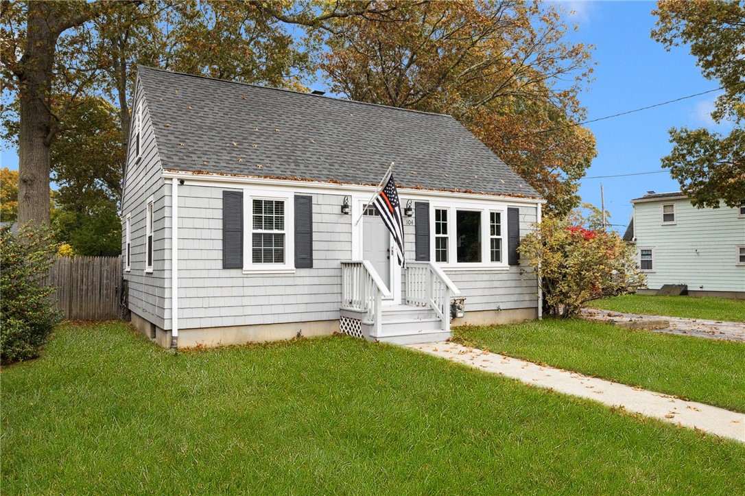 104 Horse Neck Road Warwick, RI 02889 - Photo 3 of 30 Gallery Image 3