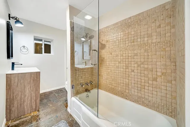 $7,500 | 14143 Hatteras Street, Sherman Oaks, CA 91401