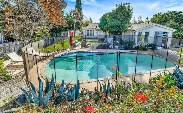 $7,500 | 14143 Hatteras Street, Sherman Oaks, CA 91401