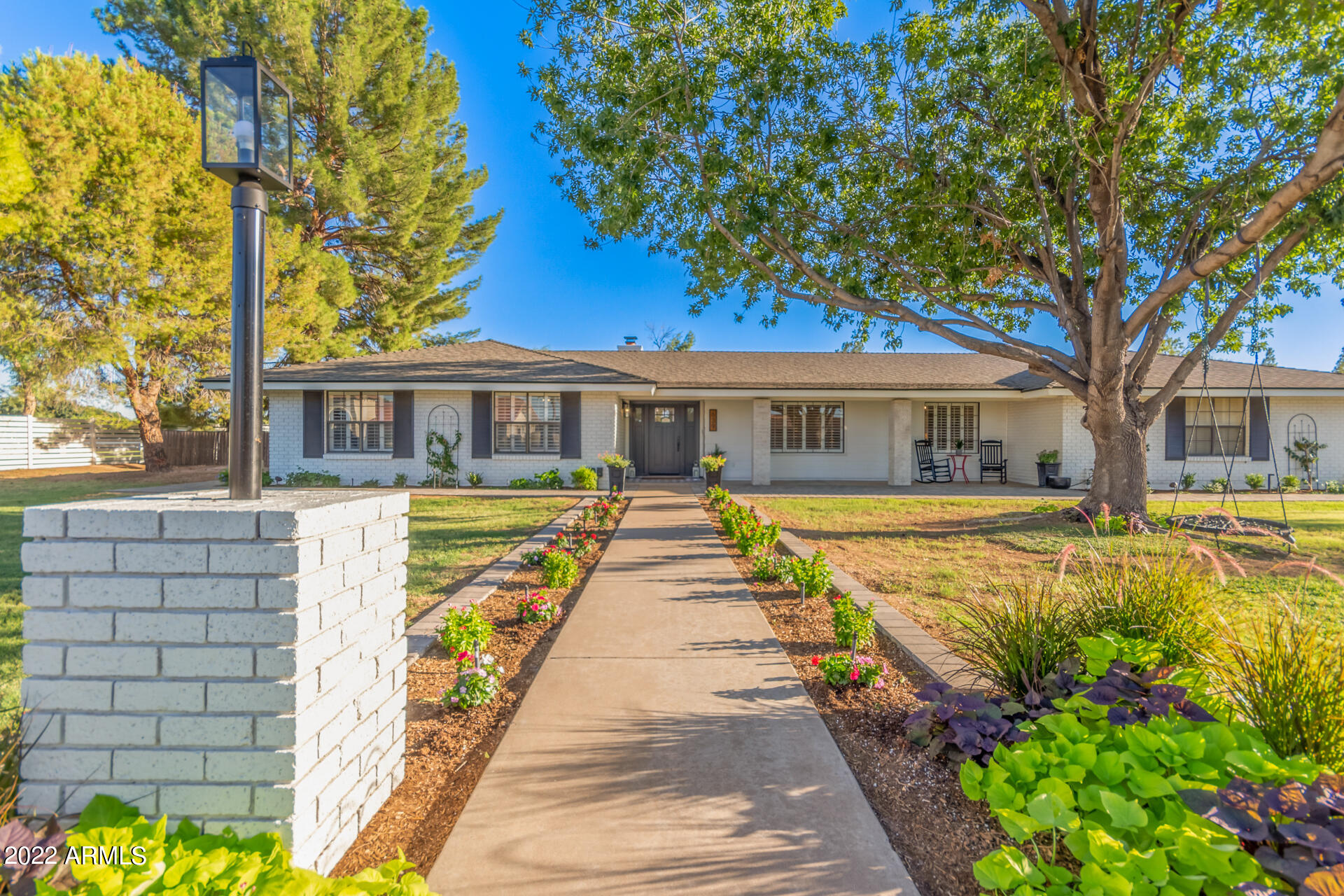 639 East Harwell Road Gilbert, AZ 85234 - Photo 4 of 44 04 - Harwell